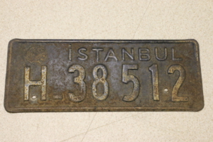 Altes türkisches Nummernschild aus Istanbul
